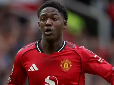 Gary Lineker ‘nổi điên’ vì Kobbie Mainoo, khuyên sao trẻ Man Utd kiện HLV cũ Amorim