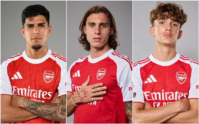 3 cầu thủ Arsenal có thể vắng mặt gồm (trái sang) Hincapie, Calafiori và Dowman