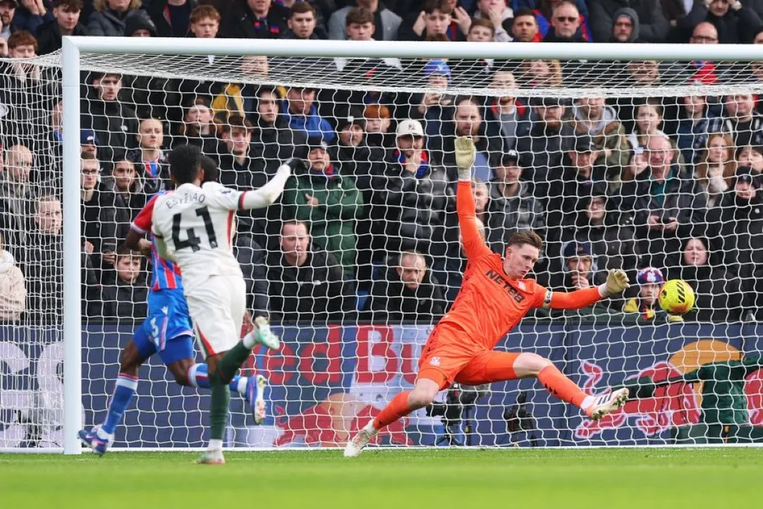 Estevao chơi hay nhất trận Chelsea thắng Palace